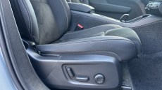 Volvo XC40 2.0 B4P Plus Dark 5dr Auto Petrol Estate